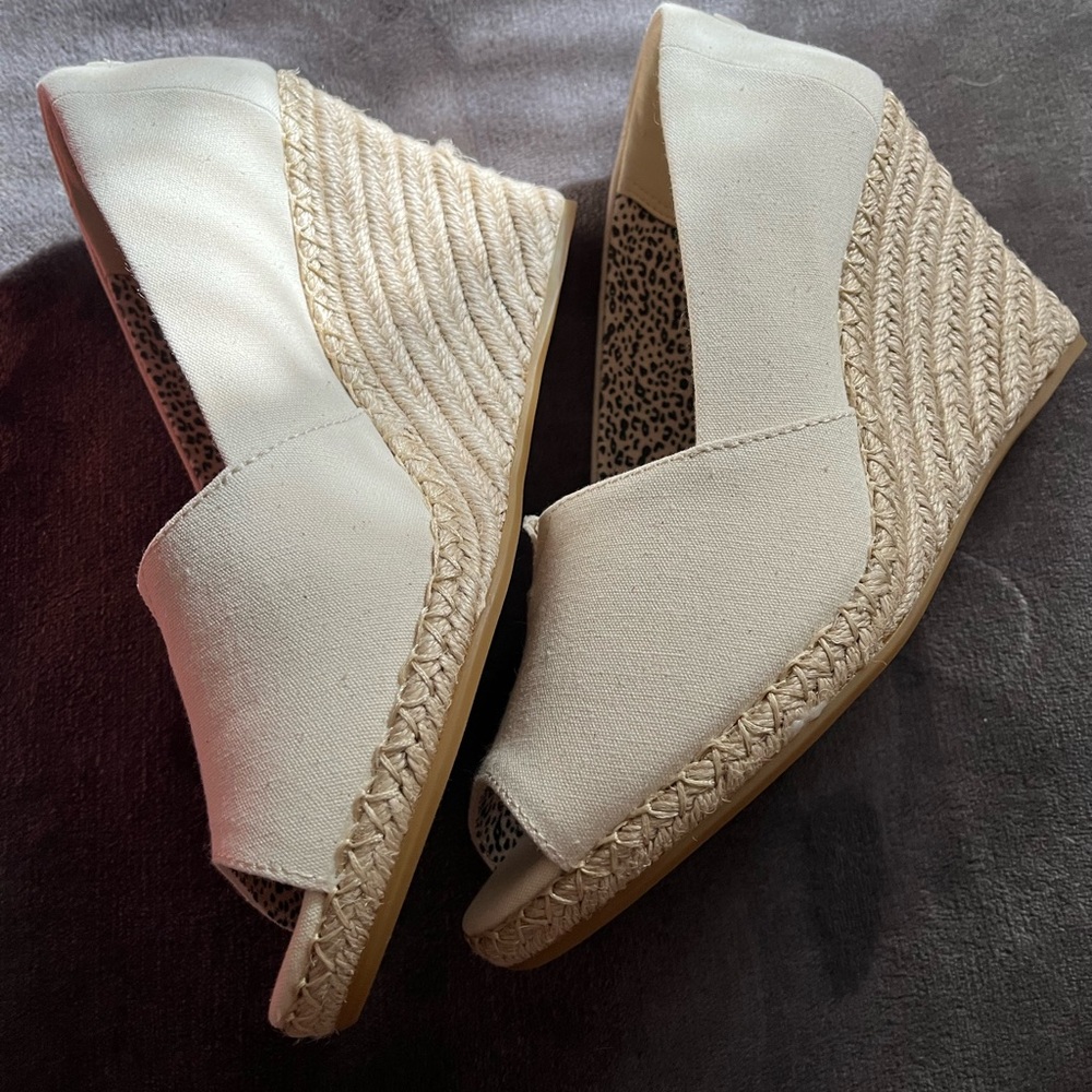 Tom’s espadrille wedges